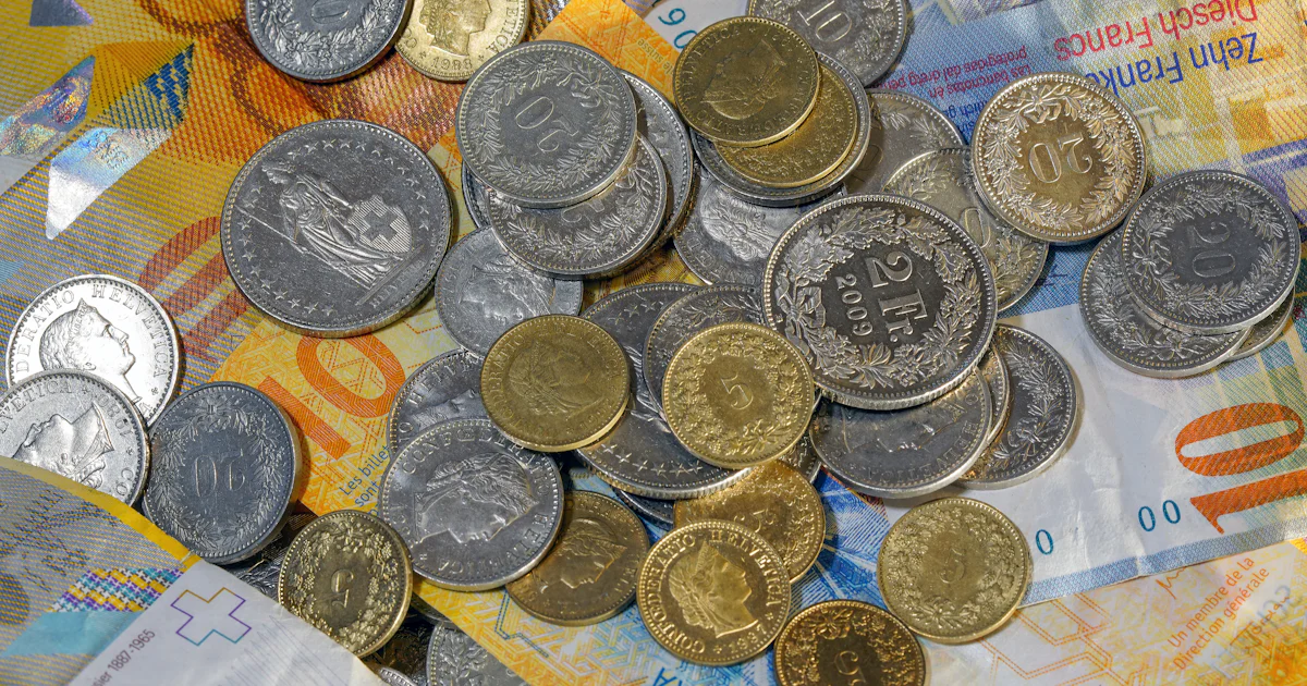 Euros to Swiss Francs: What to Know Before Changing Money for Switzerland