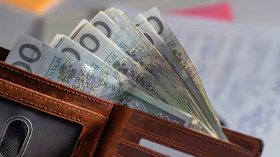 Converting Euros to Złoty: Rate, Cash and Card Payments in Poland